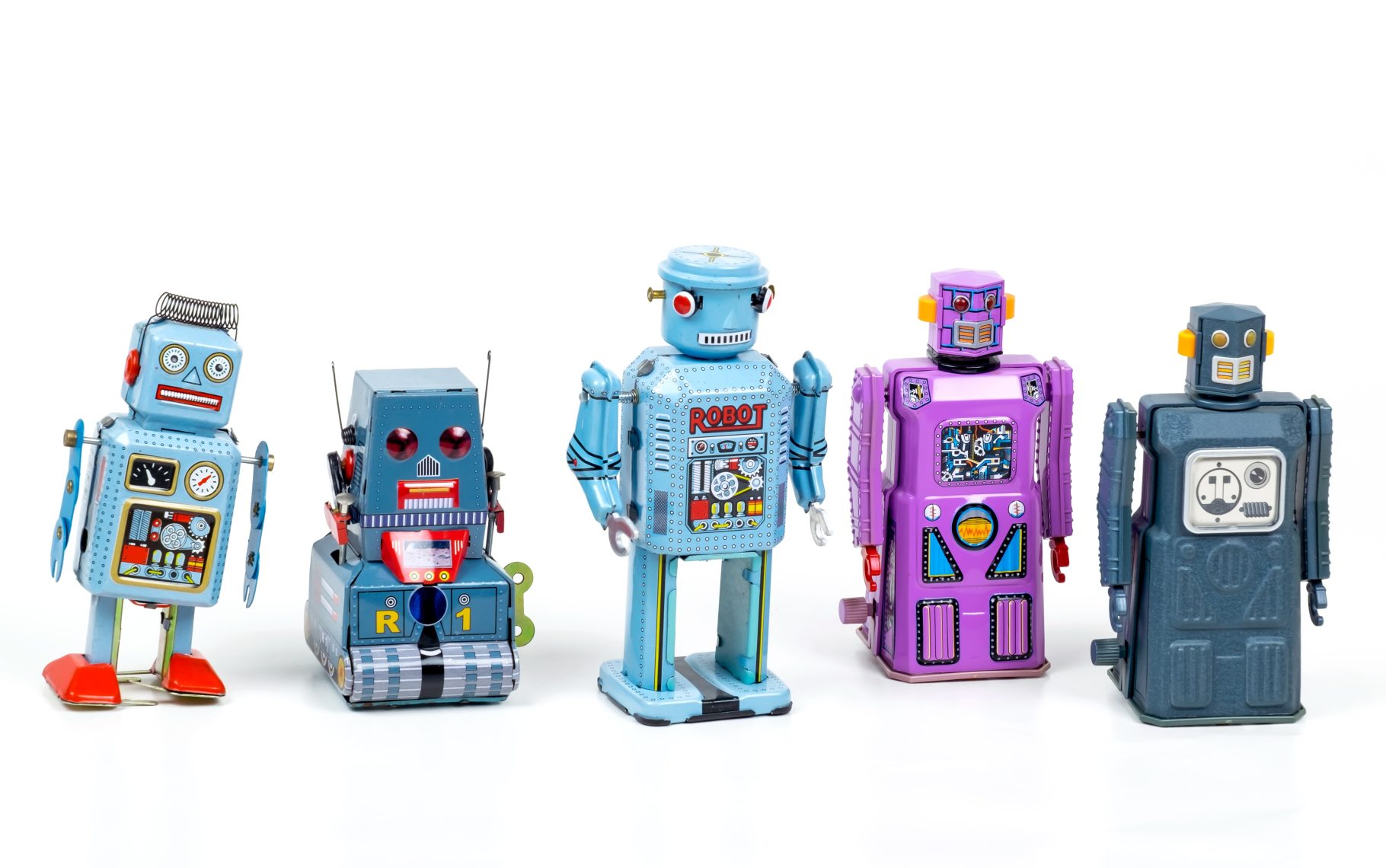 Viisi värikästä peltirobottilelua