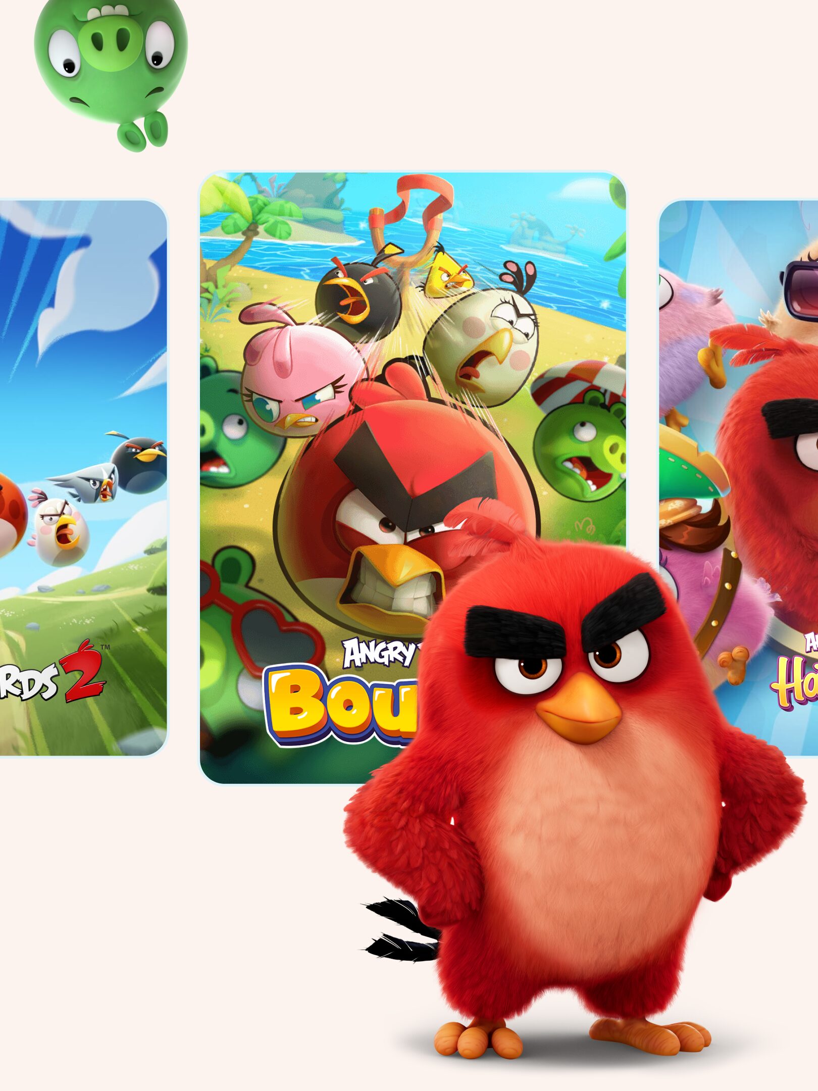 Etualalla tuimailmeinen punainen Angry Birds -lintu, taustalla kolme pelijulistetta, joissa näkyy muita Angry Birds -hahmoja ja vihreä possu ylävasemmassa kulmassa.